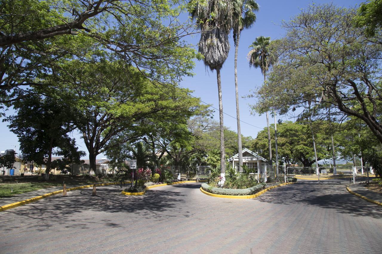 The Oasis I, Portmore Country Club Exterior foto
